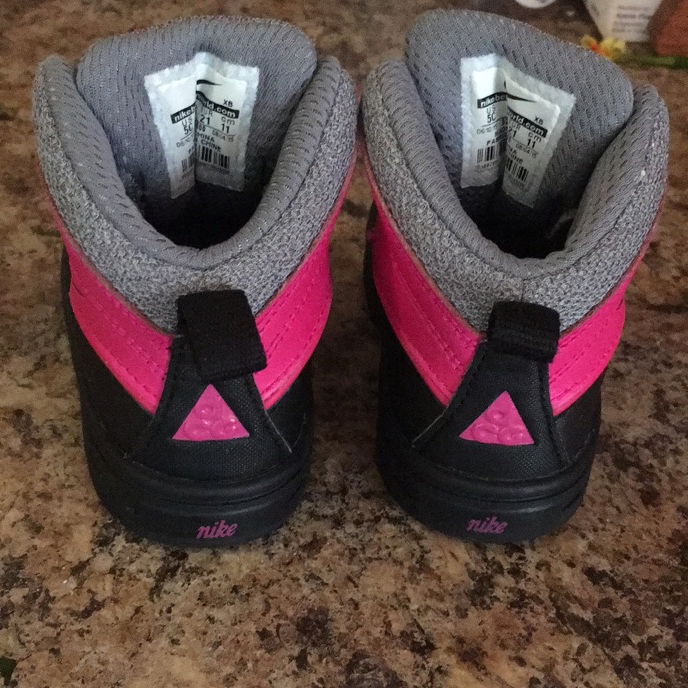 5c Nike boots good condition some normal wear - Picture 5 of 5